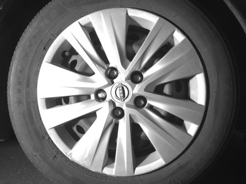 Used 2025 Nissan Sentra S FWD image 13