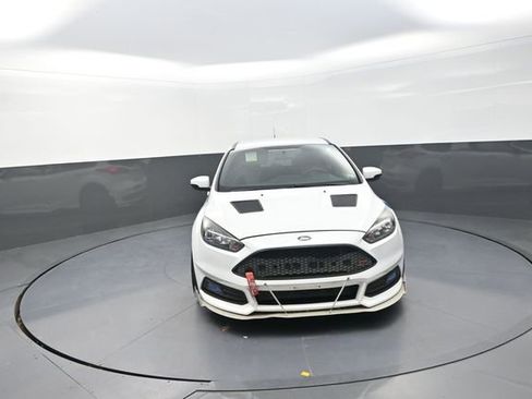 Used 2018 Ford Focus ST image 34
