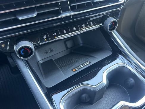 New 2026 Chevrolet Traverse LT image 25