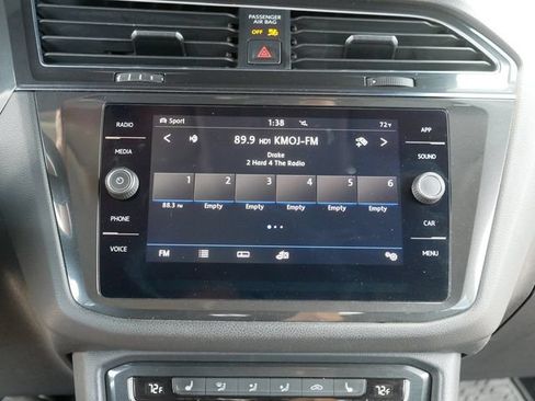 Used 2019 Volkswagen Tiguan SE AWD/4WD image 28