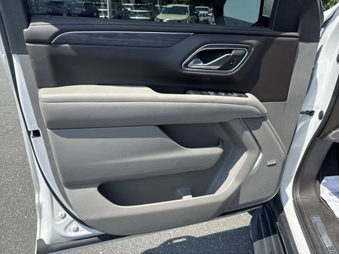 Certified 2021 GMC Yukon SLT w/ SLT Premium Package AWD/4WD image 22