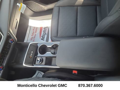 Used 2026 Chevrolet Equinox LT w/ Convenience Package II AWD/4WD image 20