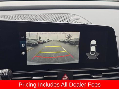 Used 2022 Hyundai Elantra Limited FWD image 18