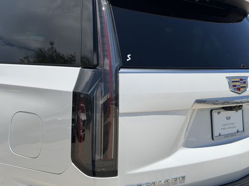 Used 2025 Cadillac Escalade Premium Luxury w/ Touring Package AWD/4WD image 9