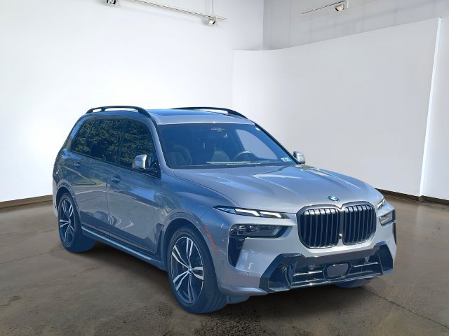 Used 2023 BMW X7 xDrive40i w/ M Sport Package AWD/4WD image 3