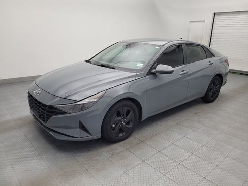 Used 2021 Hyundai Elantra SEL w/ Convenience Package FWD image 2