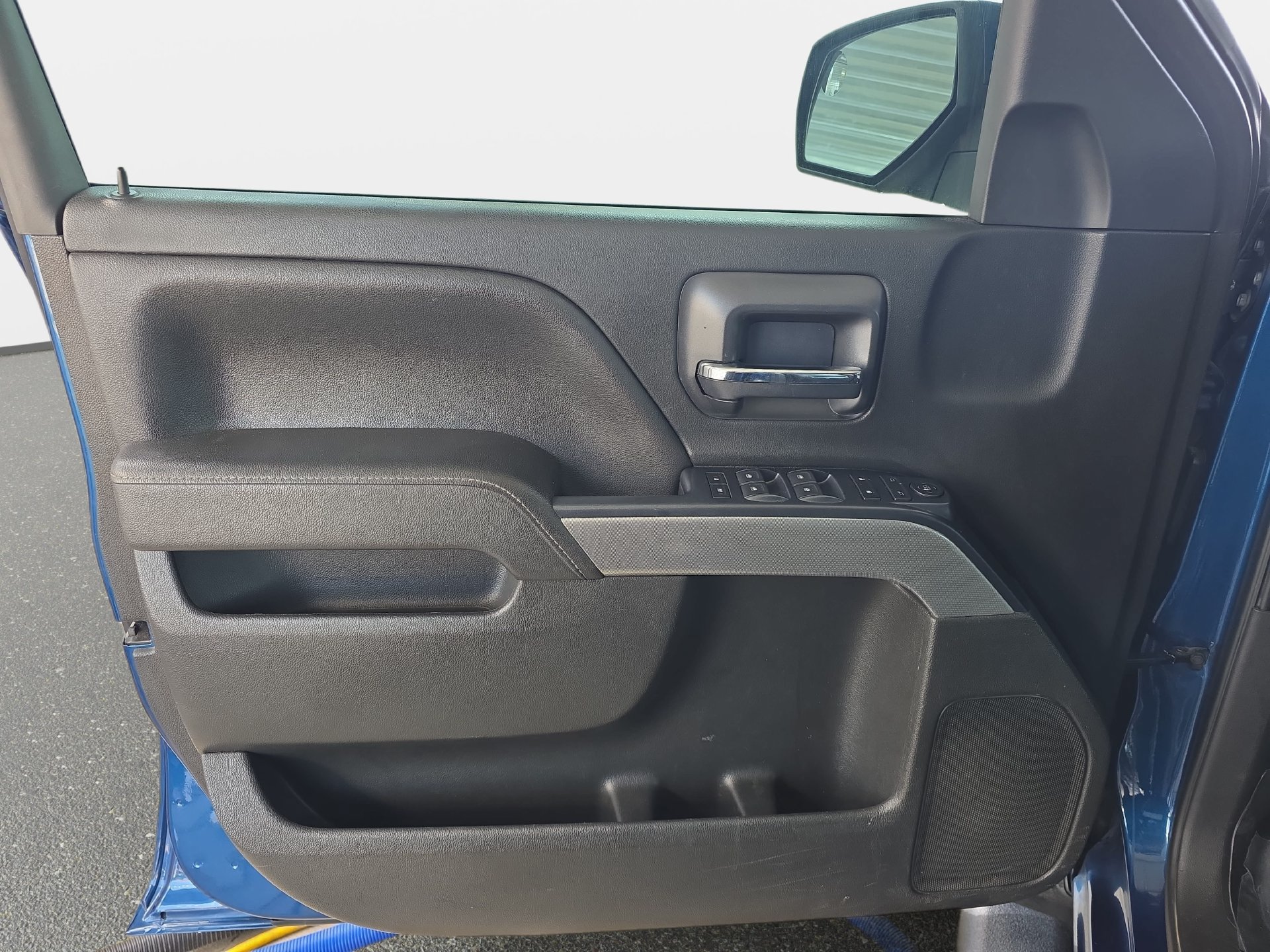 Used 2018 Chevrolet Silverado 1500 LT w/ All Star Edition AWD/4WD image 25