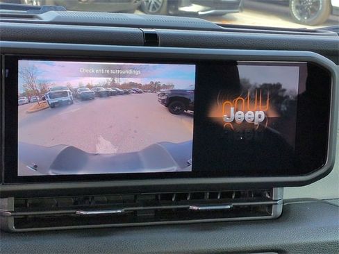 Certified 2025 Jeep Wrangler Sport image 20