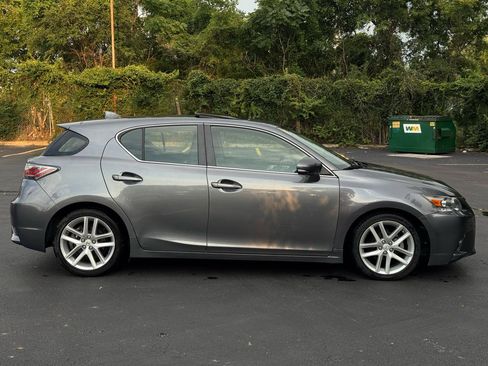Used 2015 Lexus CT 200h w/ Navigation Package FWD image 8