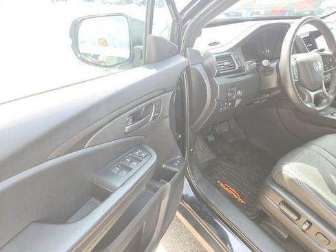 Used 2024 Honda Passport TrailSport image 16