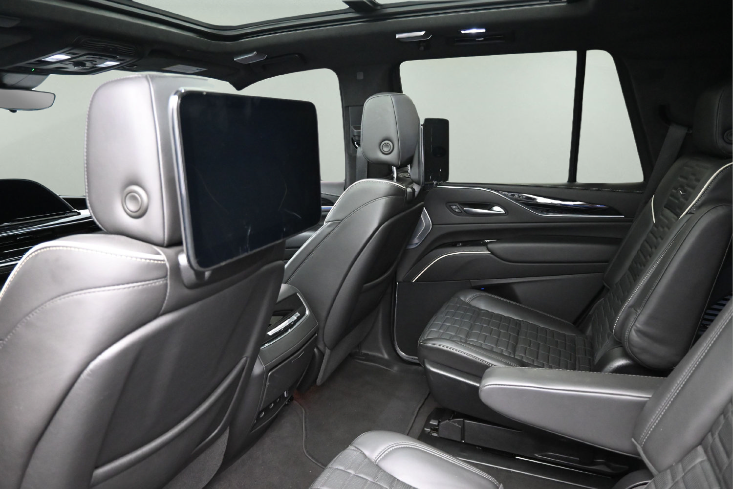 Used 2024 Cadillac Escalade V AWD/4WD image 13