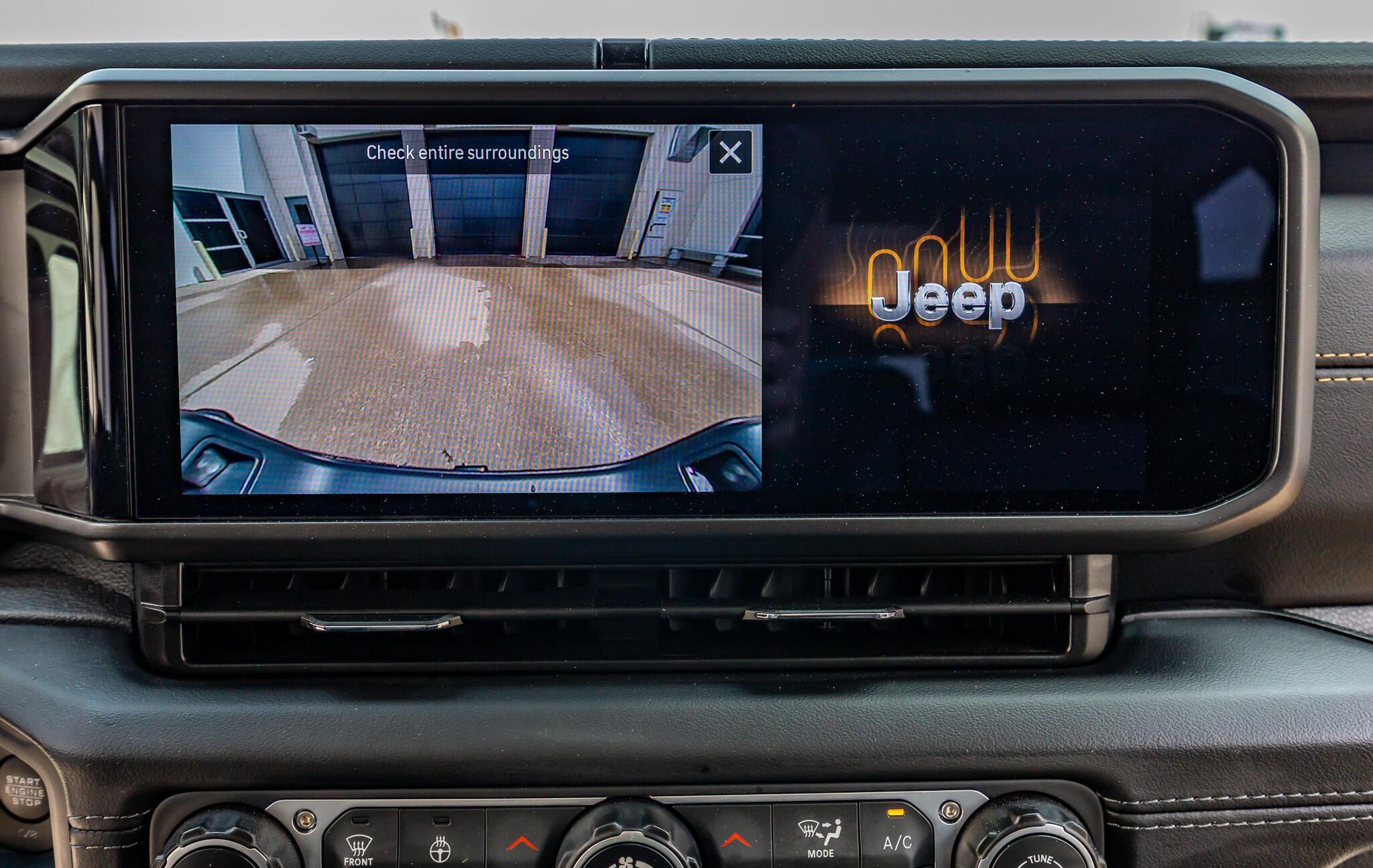 Used 2025 Jeep Gladiator Sport AWD/4WD image 26