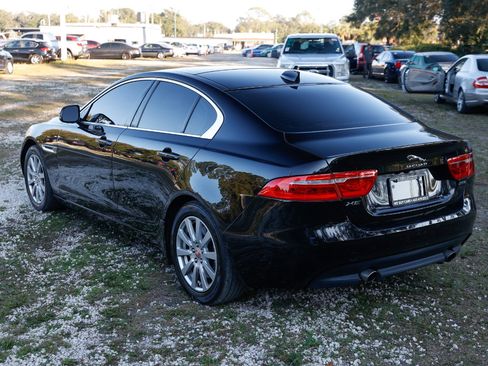 Used 2019 Jaguar XE image 5