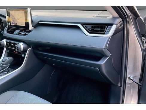 Used 2025 Toyota RAV4 XLE FWD image 48