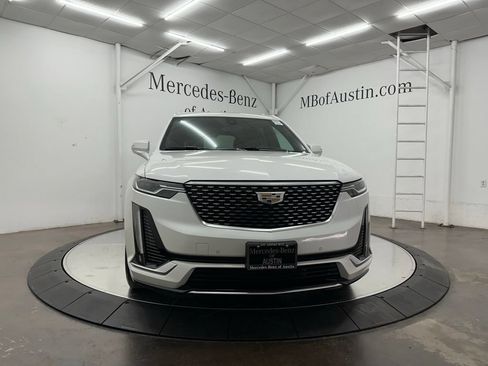 Used 2021 Cadillac XT6 Premium Luxury AWD/4WD image 2