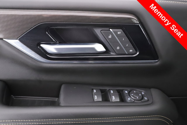 Used 2025 GMC Yukon Elevation w/ LPO, Elevation Black Package AWD/4WD image 19