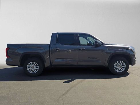 Used 2025 Toyota Tundra SR5 w/ SR5 Premium Package RWD image 2