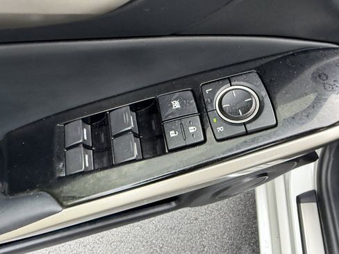 Used 2017 Lexus IS 300 AWD w/ Premium Package image 18