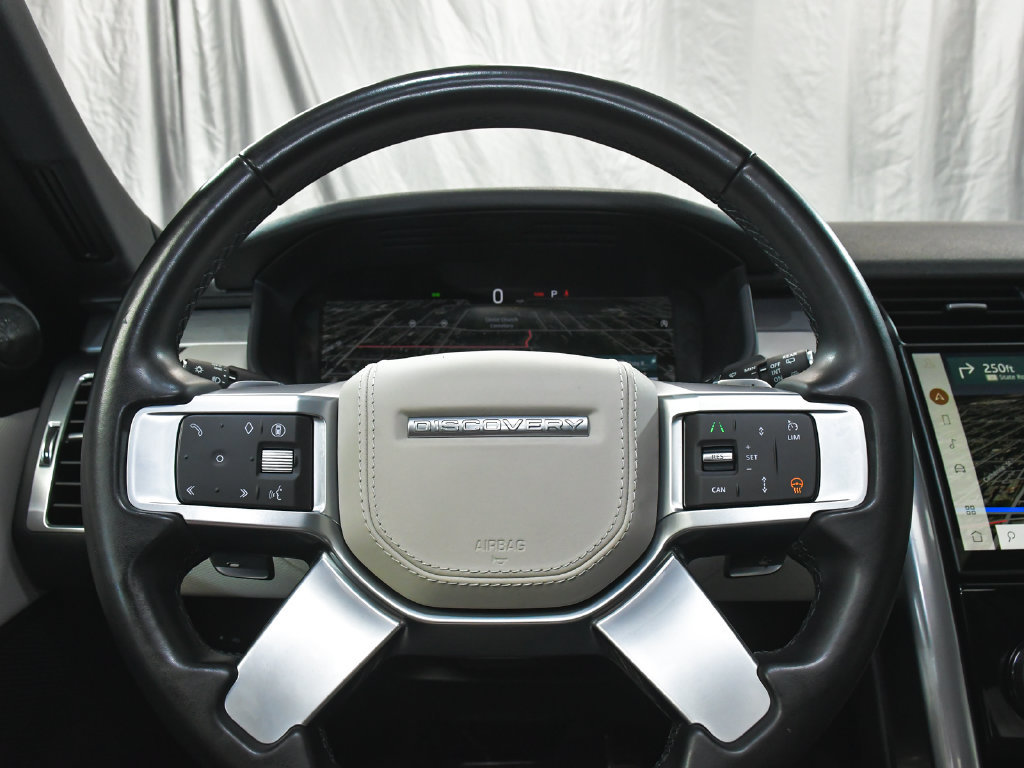 Used 2024 Land Rover Discovery Dynamic SE AWD/4WD image 31