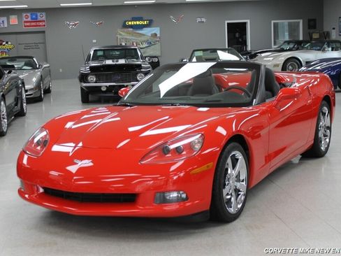 Used 2010 Chevrolet Corvette w/ Preferred Equipment Group image 24