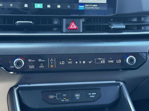 Certified 2026 Kia Carnival FWD image 26