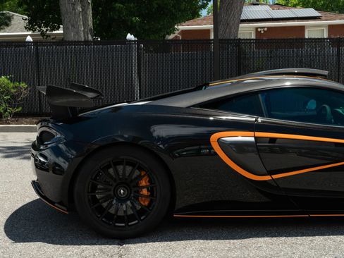 Used 2020 McLaren 620R RWD image 27