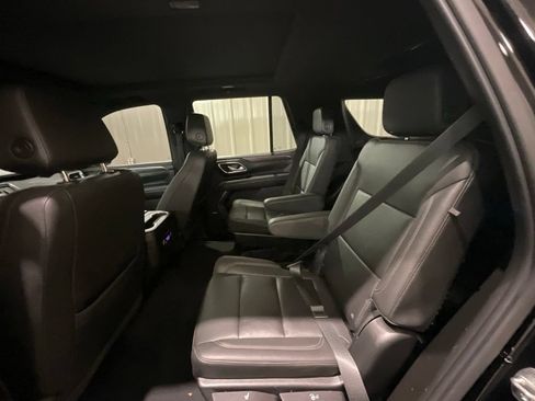 Used 2022 Chevrolet Tahoe Z71 w/ Luxury Package AWD/4WD image 12