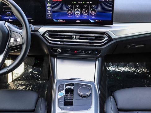 Used 2023 BMW i4 eDrive40 RWD image 13
