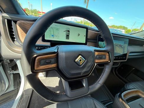 Used 2026 Rivian R1T Premium AWD/4WD image 13