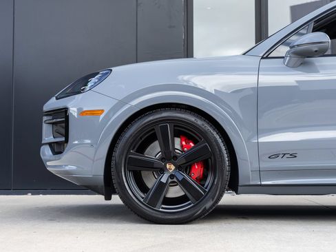 Certified 2026 Porsche Cayenne GTS AWD/4WD image 13
