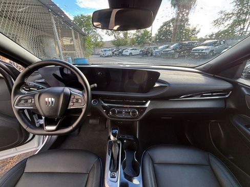 Used 2025 Buick Envista Sport Touring image 33