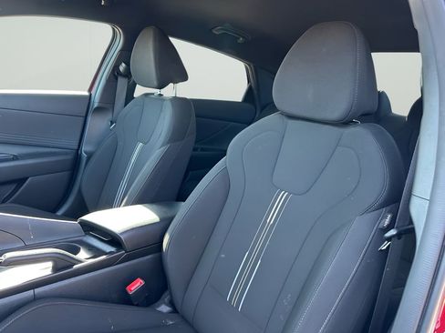 Used 2025 Hyundai Elantra Sport image 12