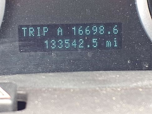 Used 2010 Ford Focus SES FWD image 4