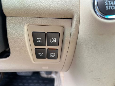 Used 2013 Lexus LX 570 4WD w/ Luxury Pkg image 25