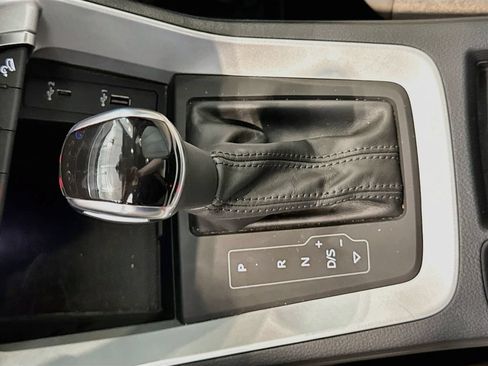 Used 2021 Audi Q3 2.0T Premium w/ Convenience Package AWD/4WD image 19