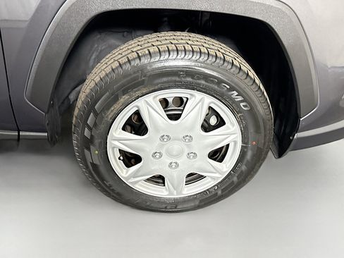Used 2025 Toyota RAV4 LE FWD image 31