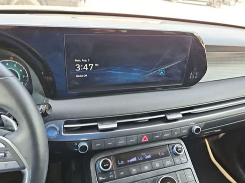 Used 2024 Hyundai Palisade Limited FWD image 23