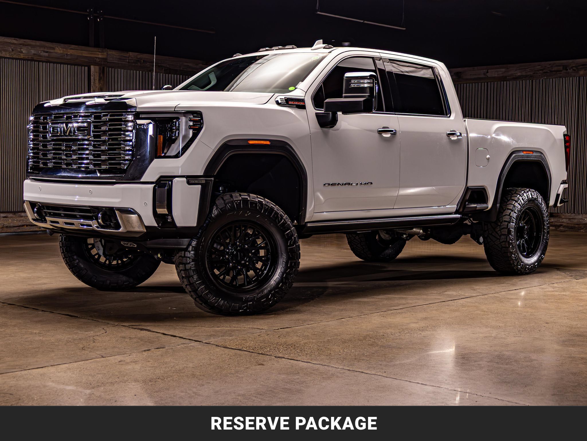 Used 2025 GMC Sierra 2500 Denali w/ Denali Reserve Package AWD/4WD image 5