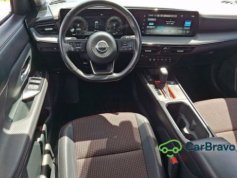 Used 2025 Nissan Kicks SR AWD/4WD image 11