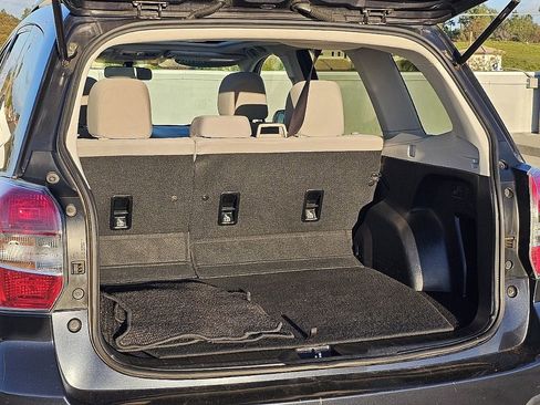 Used 2014 Subaru Forester 2.5i Premium w/ All-Weather Package image 12