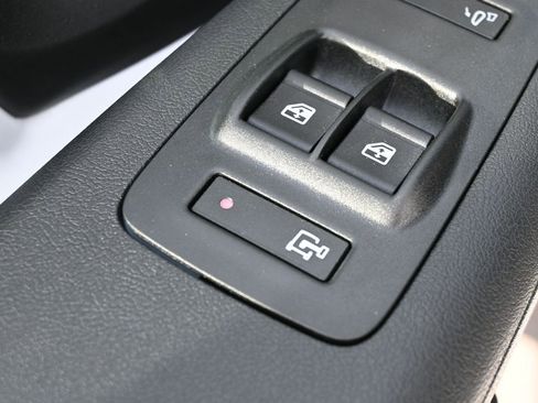 Used 2025 RAM ProMaster 2500 w/ Convenience Group image 10