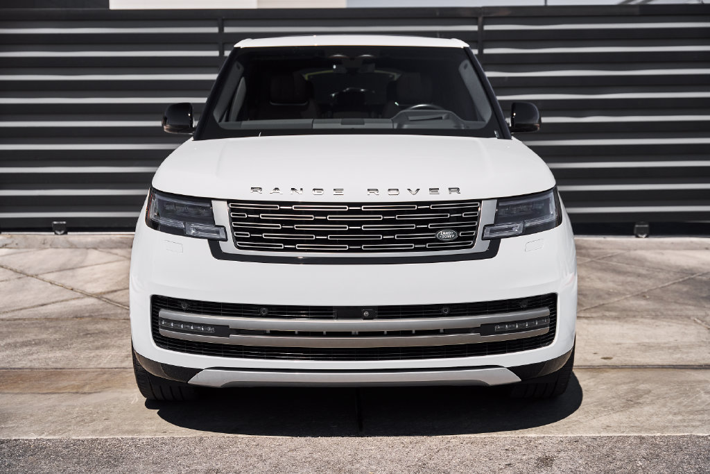 Used 2025 Land Rover Range Rover SE AWD/4WD image 11