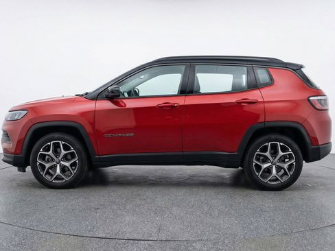 Used 2025 Jeep Compass Limited image 5