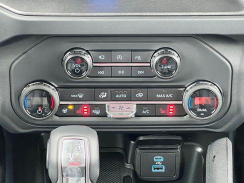 New 2025 Ford Bronco Badlands image 24