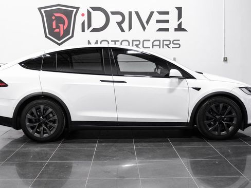 Used 2022 Tesla Model X image 6