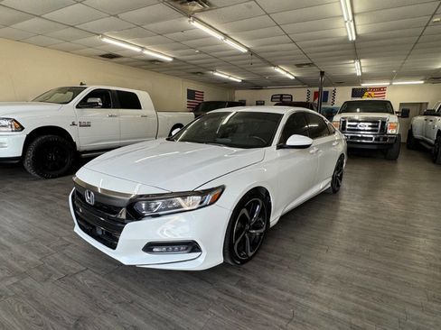 Used 2018 Honda Accord Sport image 2