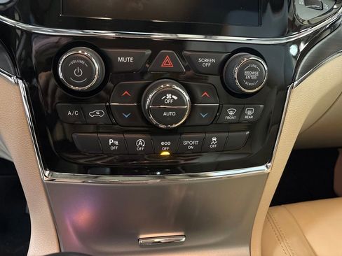 Used 2021 Jeep Grand Cherokee Limited w/ Premium Lighting Group image 19