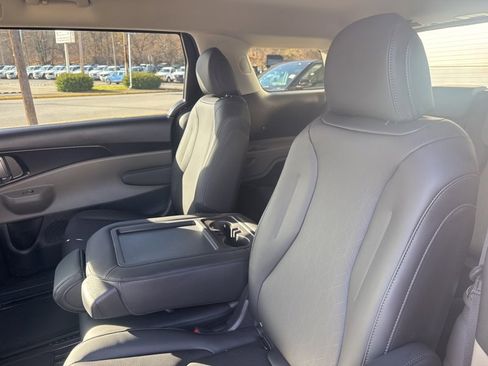 New 2026 Kia Carnival LXS image 21