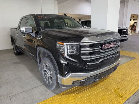 Used 2025 GMC Sierra 1500 SLT image 3