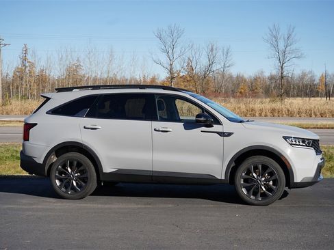 Used 2022 Kia Sorento X-Line EX image 2